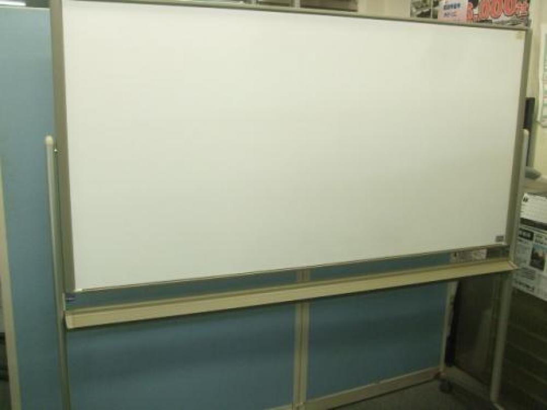 片面脚付きホワイトボード
                                    中古
            