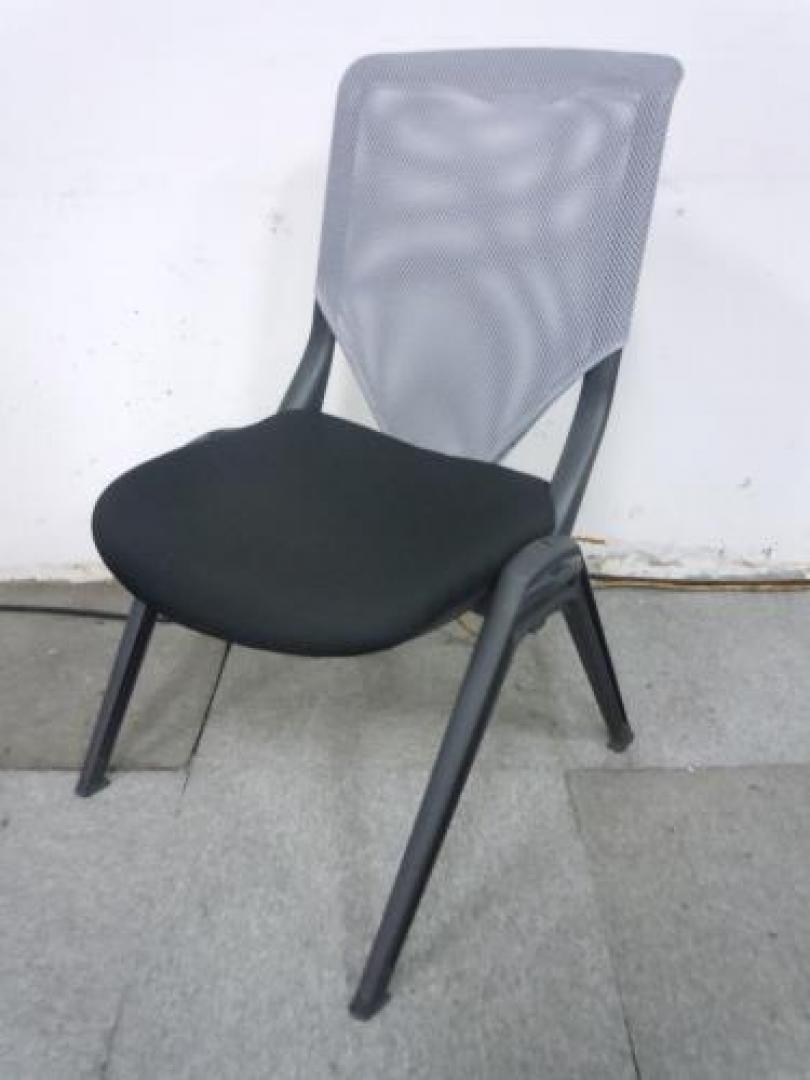 【残り1脚のため値下げしました】【カイノススタッキングチェア】　KAINOS　■　メッシュタイプ　■　会議にとどまらず、ゲスト用に。サブチェアにもオススメです！！【会議チェア】
                                    中古
            