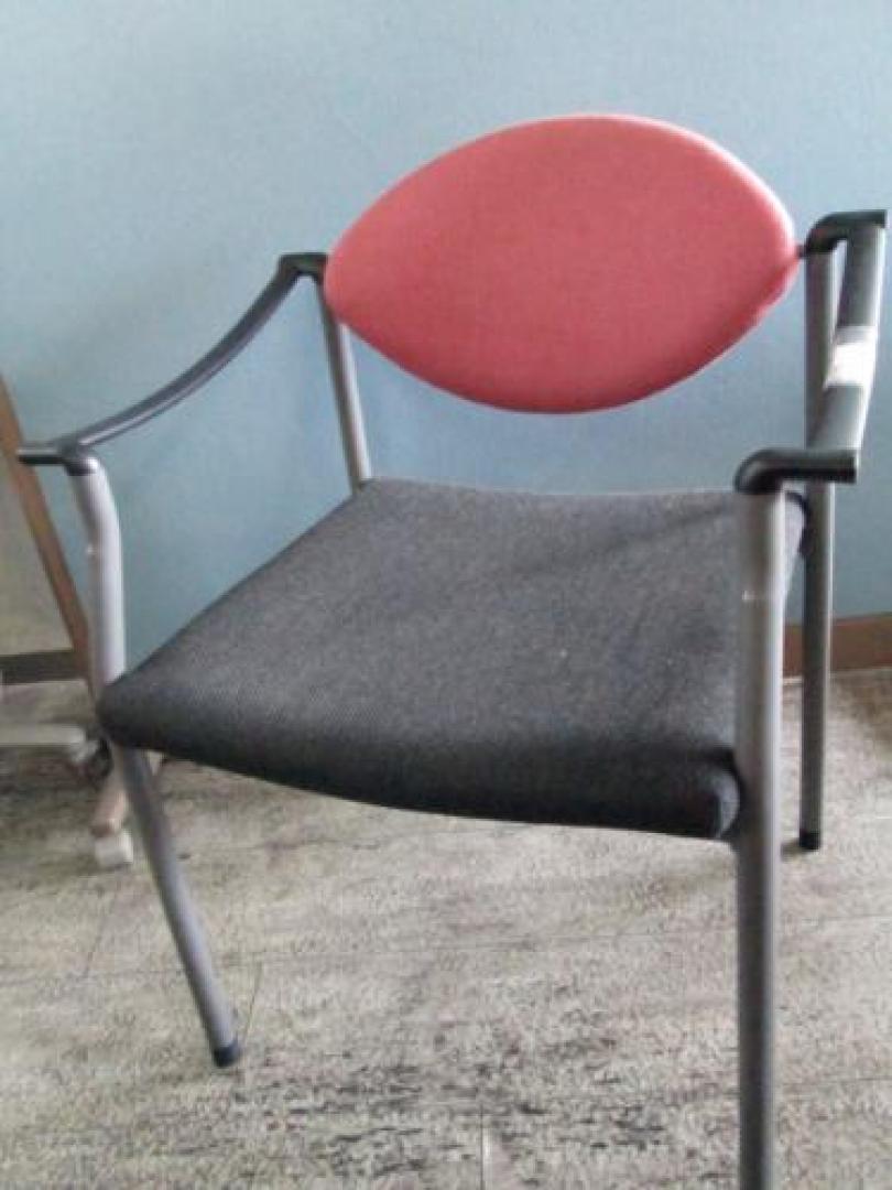 ☆★　コクヨ　スタッキングチェア　☆★【会議チェア】
                                    中古
            