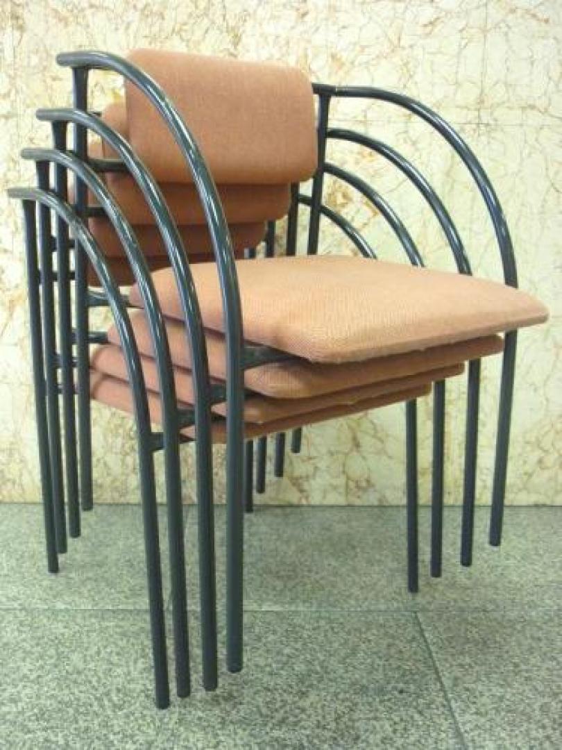 【4名様向けセット商品】　流麗な曲線美　肘付スタッキング　単品Ｘ4より2100円も安い！【会議チェア】
                                    中古
            