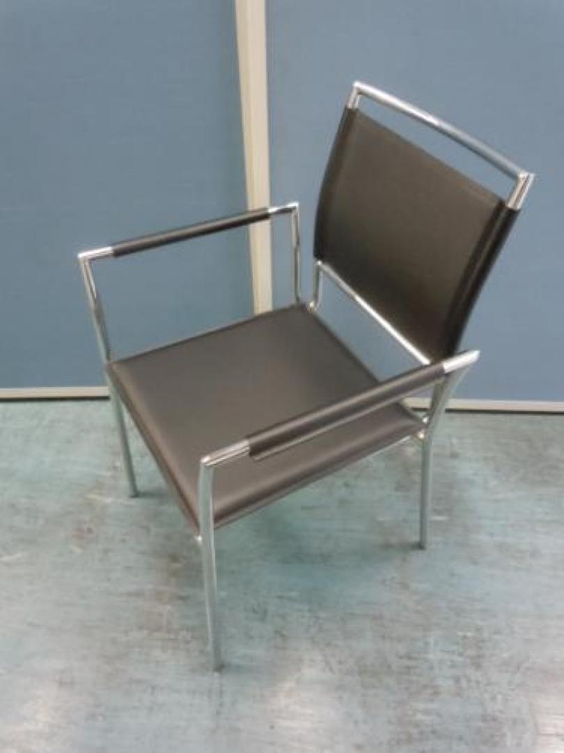 ★★★飯田橋店の特売品★★★　【4脚限定　スタッキングチェア】　ノーブランド　■　スタッキングチェア　■　状態良好【会議チェア】
                                    中古
            