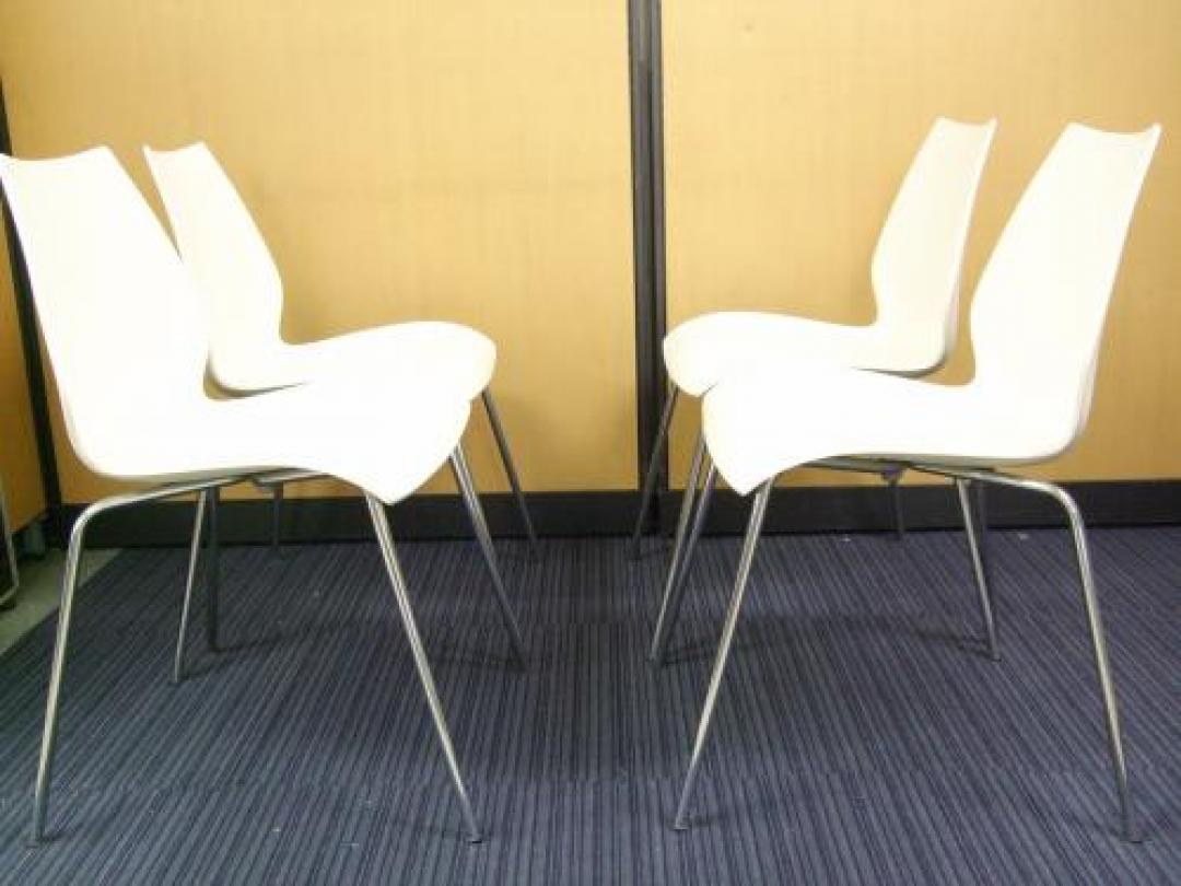 【イタリア生まれ】【KARTELL/カルテル】【訳有り】【セット商品】<br>MAUI マウイ：チェア　4脚セット！【会議チェア】
                                    中古
            