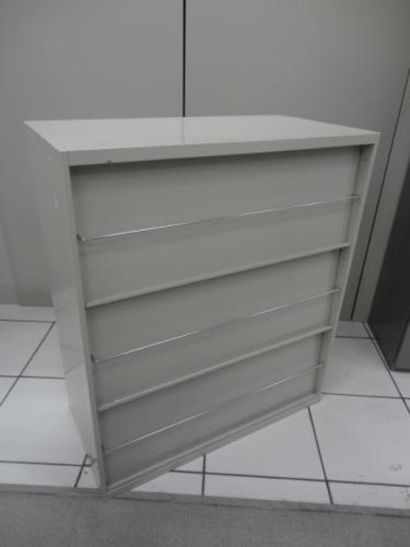 雑誌架　3段タイプ　
                                    中古
            