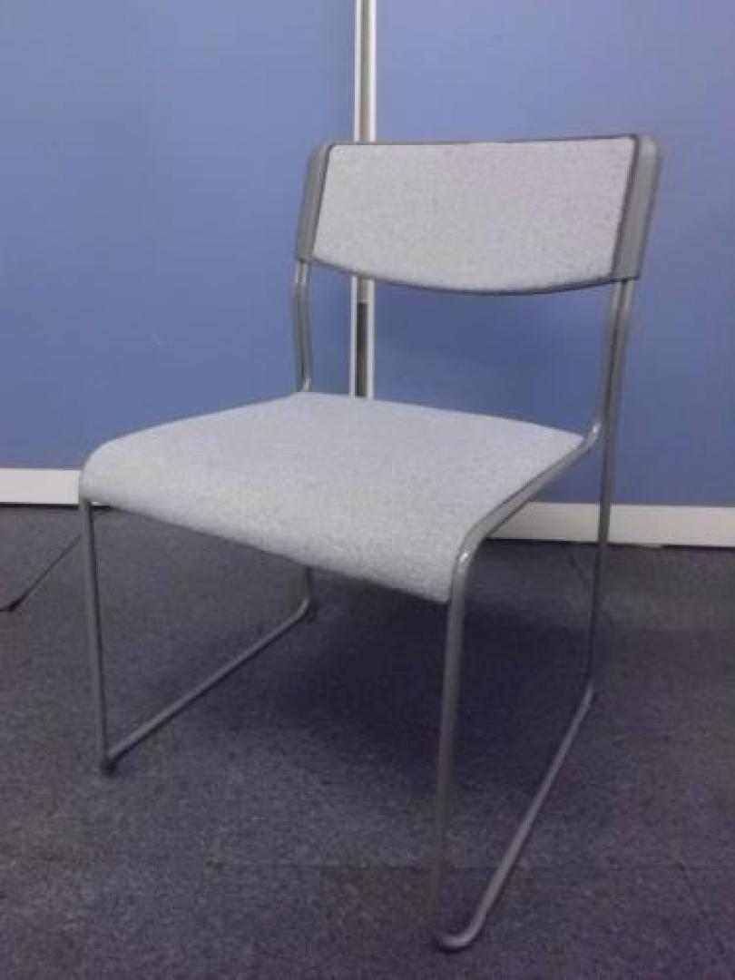 【状態良好◎】　スタッキングチェア　■グレー／布地【会議チェア】
                                    中古
            