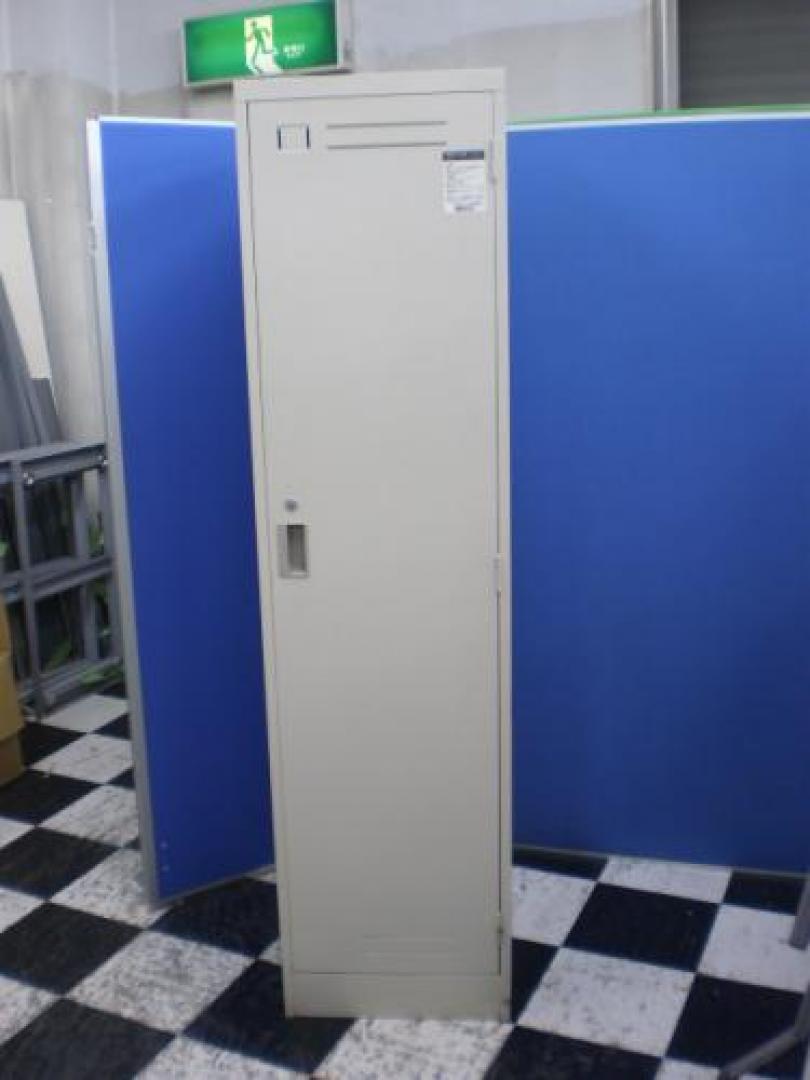 【おつとめ品】コクヨ製片開き書庫が入荷。中古品では大変希少商品になります。しかも鍵付き。※ただし、少し使用感がございます。
                                    中古
            