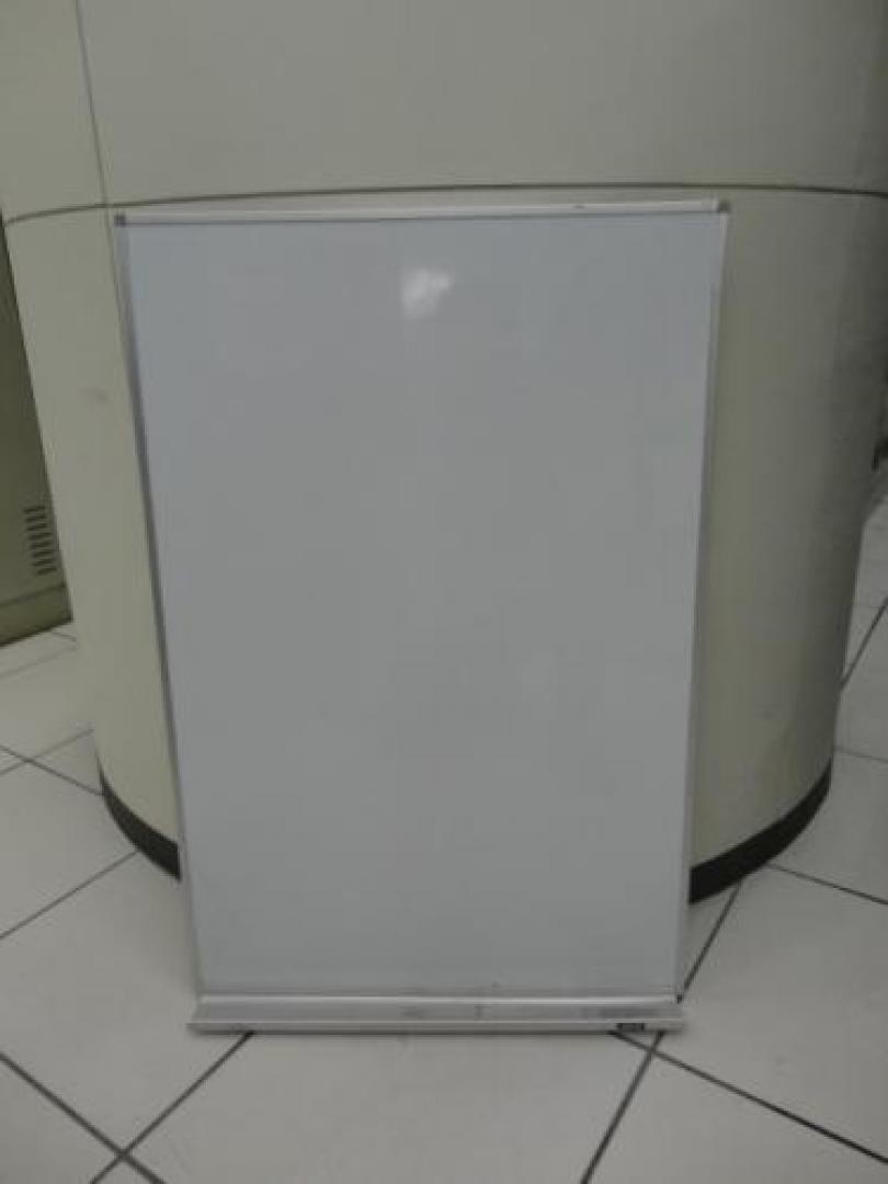 コクヨ製　ホワイトボード　壁掛けタイプ　無地　
                                    中古
            