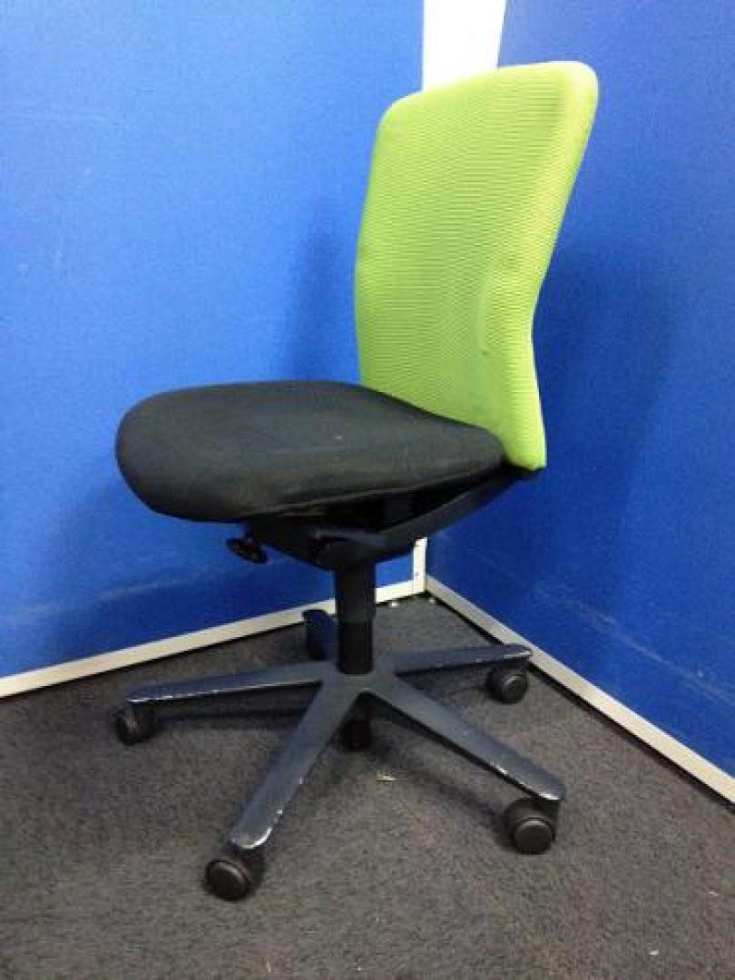 12/24更新情報【内田洋行】【ルディオ】【肘無】【グリーン】【OAチェア】
                                    中古
            