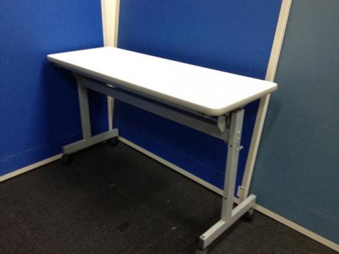 11/6在庫情報【サイドスタックテーブル】【W1200】【ニューグレー】
                                    中古
            