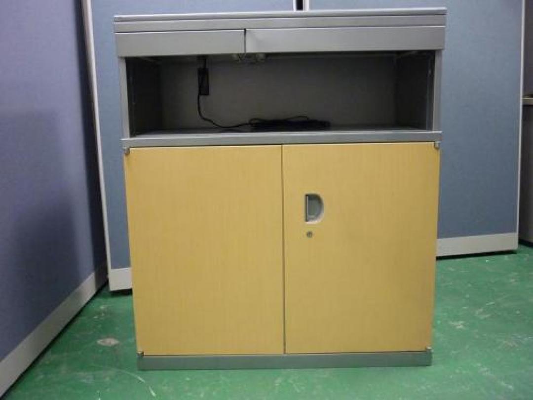 【ぞくぞく】キッチンキャビネット
                                    中古
            