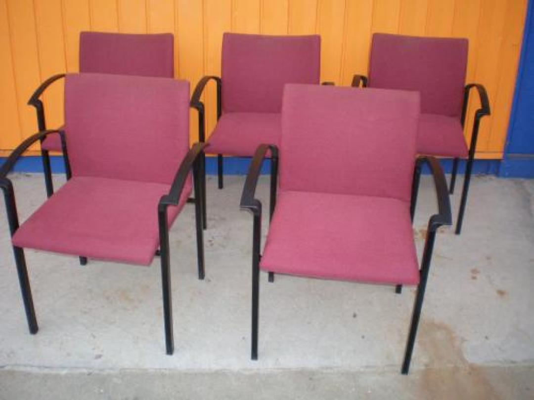 ビンゴチェアー　スタッキング可能ですよぉ　5脚セット【会議チェア】
                                    中古
            