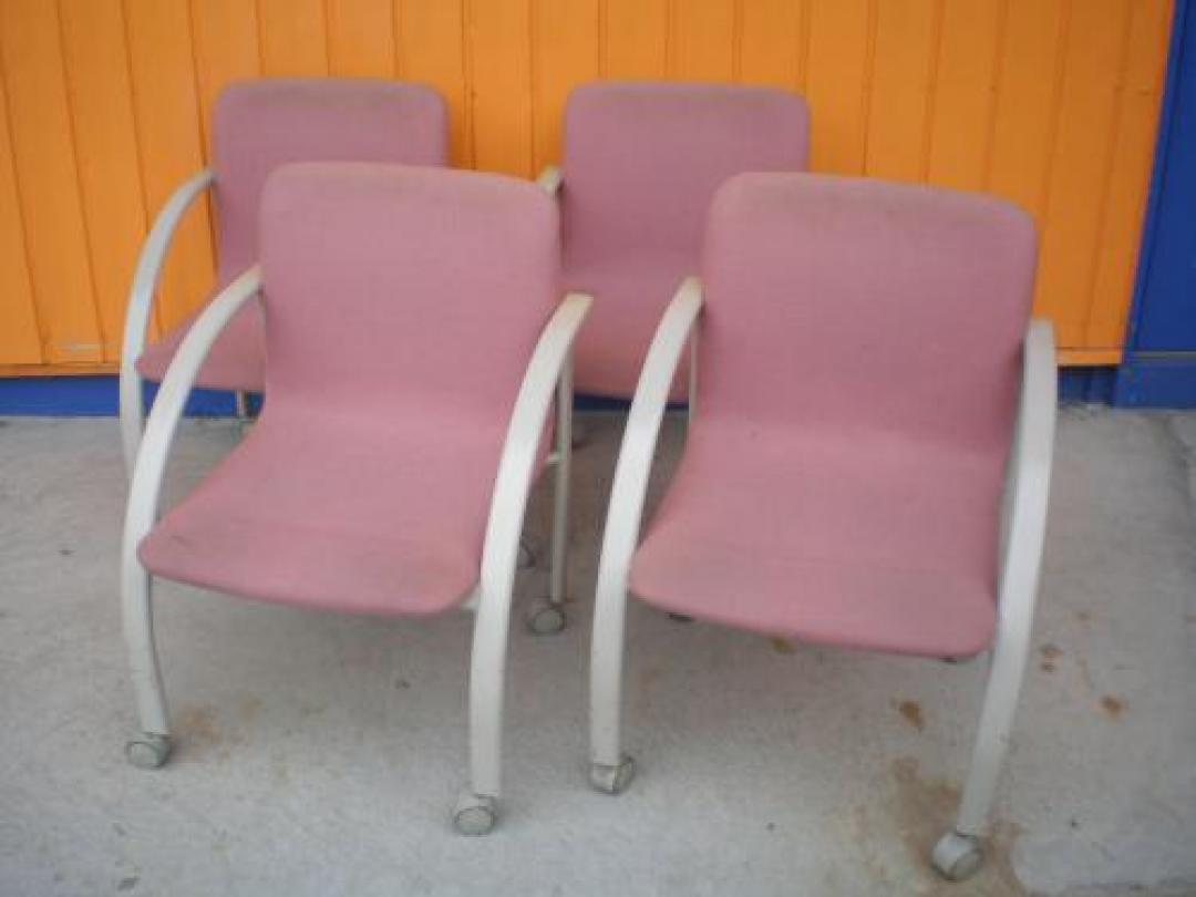 ミーティングチェア4脚セット　キャスター付です【会議チェア】
                                    中古
            