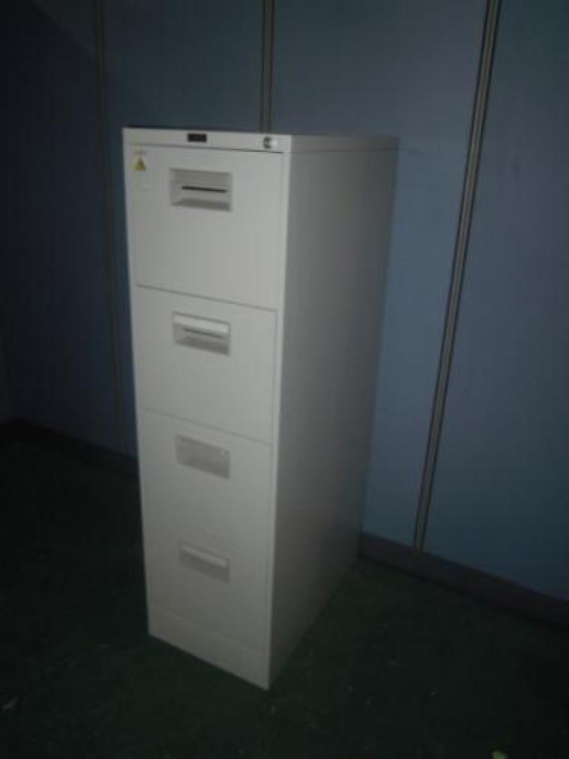 Ａ4 4段キャビネットが入りました!!
                                    中古
            