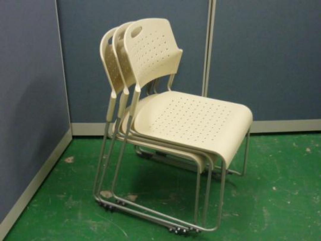 スタッキングチェア【会議チェア】
                                    中古
            