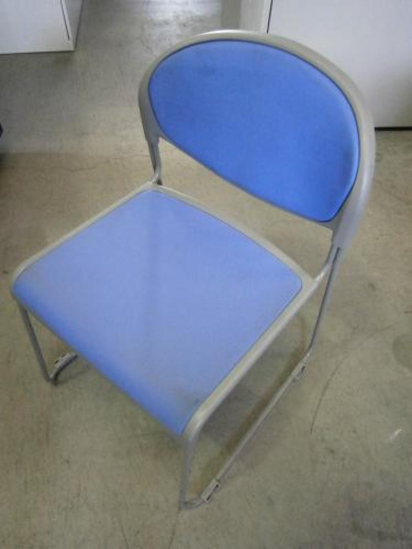 オカムラ【スタッキングチェア】【会議チェア】
                                    中古
            