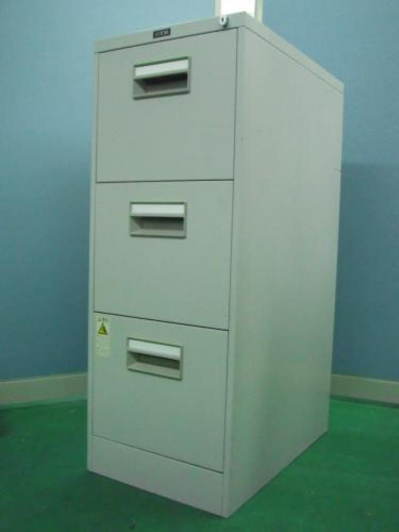 【イトーキ製】コンパクトなＡ４ファイルキャビネット入荷致しました！【棚の中もキレイ！】【カギ付き】
                                    中古
            