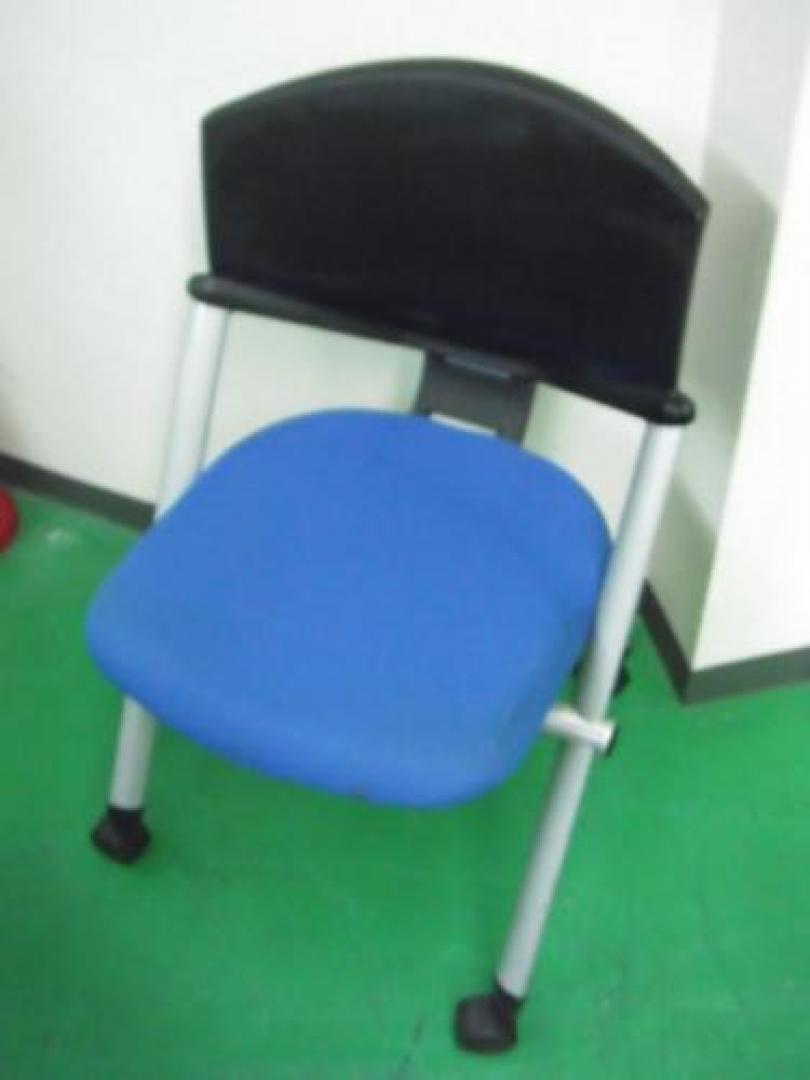 【ラスト1脚】ネスティングチェア■キャスター付き■座面クッションGOOD
                                    中古
            