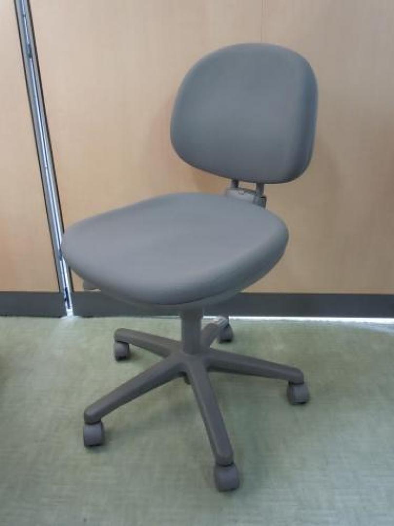 中古】バリューチェア ウチダ/UCHIDA 肘無ローバックチェア 68084