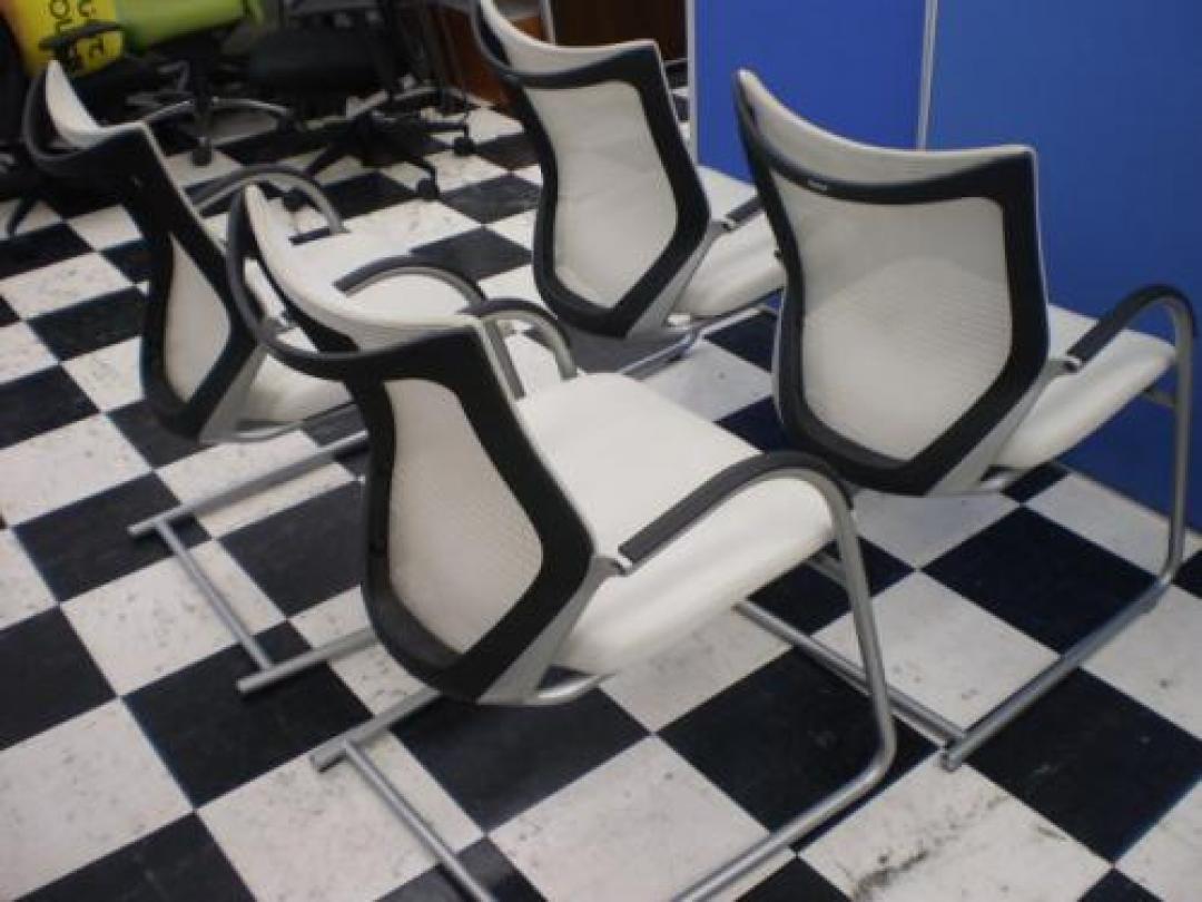 ■状態良好■【セット商品】■オカムラ製バロン　Baron■ミーティングチェア■【4脚1セット】【会議チェア】
                                    中古
            