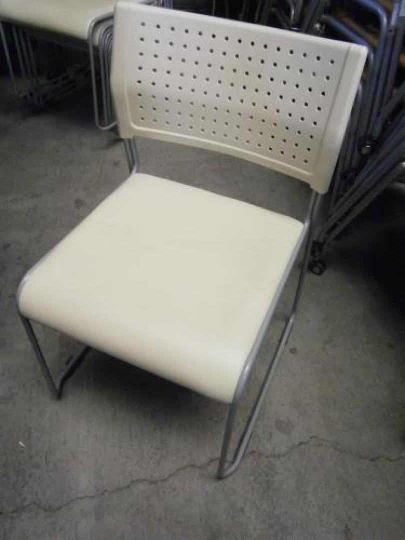 スタッキングチェア【会議チェア】
                                    中古
            