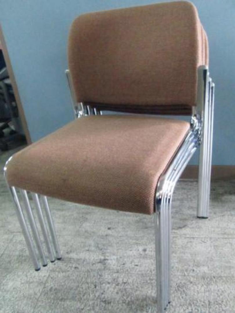 ☆★　ホウトク　スタッキングチェア　４脚セット　ブラウン　☆★【会議チェア】
                                    中古
            