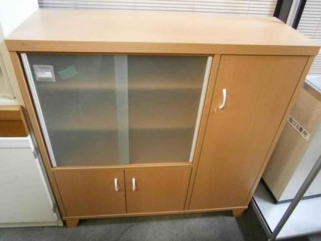 【キッチン棚】ご自宅でも使用できそうな食器棚です。
                                    中古
            