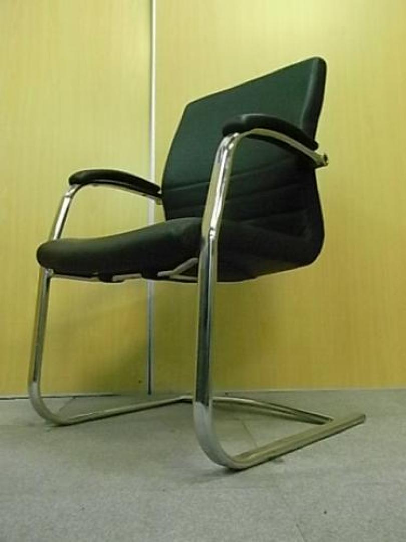 ※残り1脚！【本革仕様】■Ｓｃｈｉａｖｅｌｌｏ製（スキャベロ）■ミーティングチェア【ぞくぞく】【会議チェア】
                                    中古
            