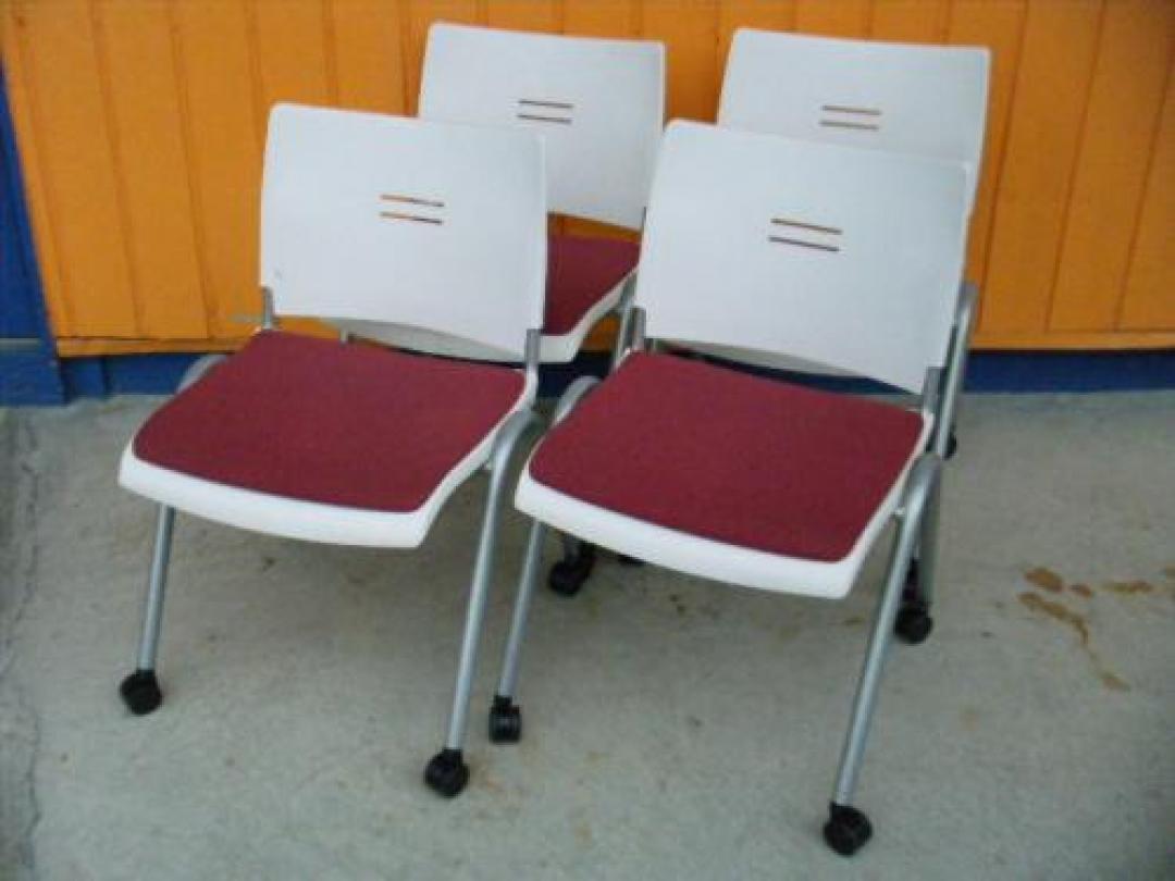 【セット商品】良品！スタッキングチェア4脚セット【会議チェア】
                                    中古
            