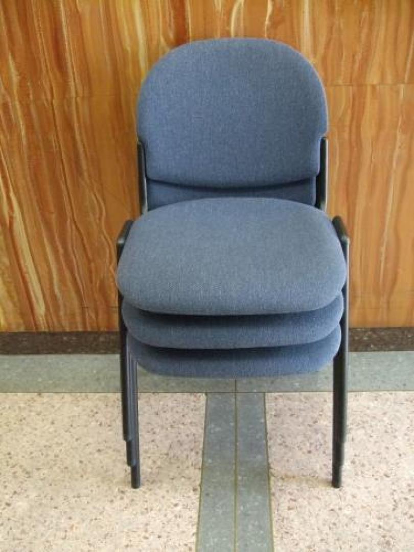 【状態良好】内田洋行製　スタッキングチェア　状態良好☆　4脚セットでこの価格　【会議チェア】
                                    中古
            