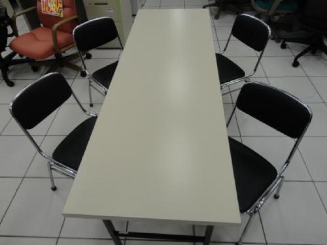 ■スタッキングチェアと折りたたみテーブルのセット【セット商品】
                                    中古
            