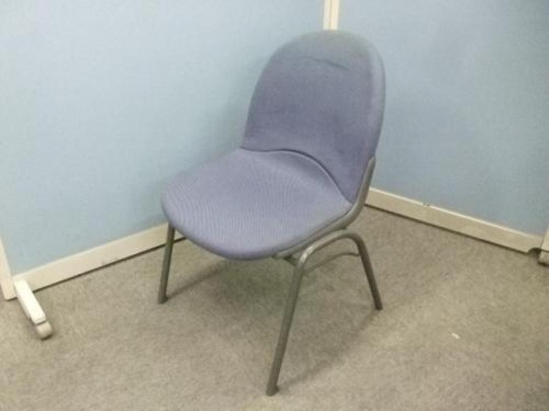 コクヨ製　スタッキングチェア入荷しました！【会議チェア】
                                    中古
            