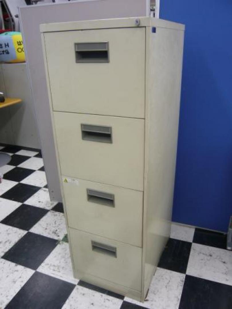 ■おつとめ品■Ｂ4ファイルキャビネットが入荷。使用感ありのため、お安くご提供します。
                                    中古
            