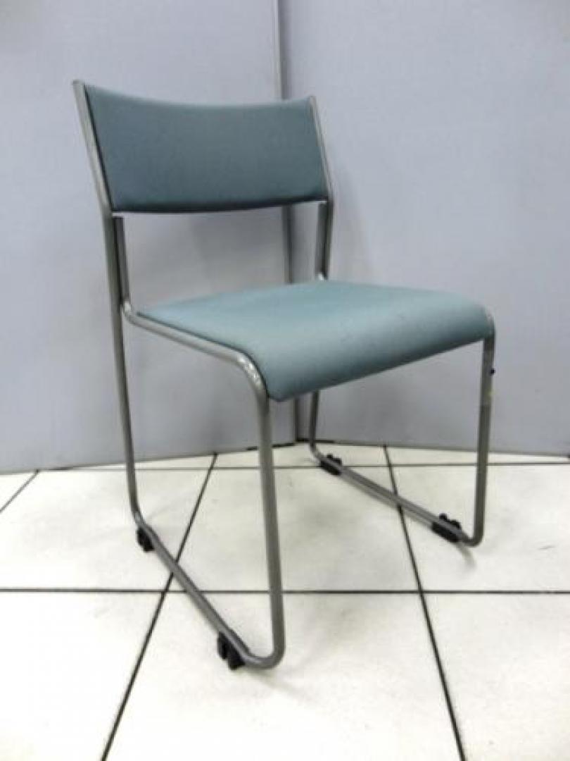 ■【徹底抗戦】AICO/アイコ製　スタッキングチェア　20脚揃います。【会議チェア】
                                    中古
            