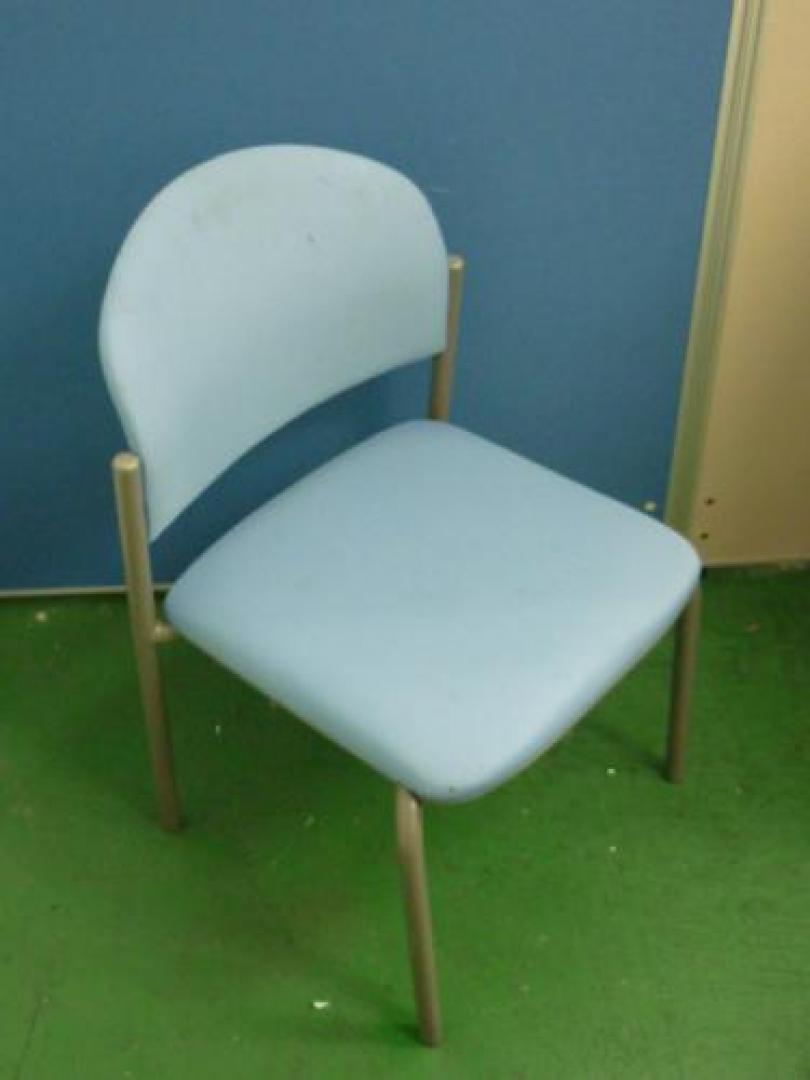 ナイキ製　スタッキングチェア【会議チェア】
                                    中古
            