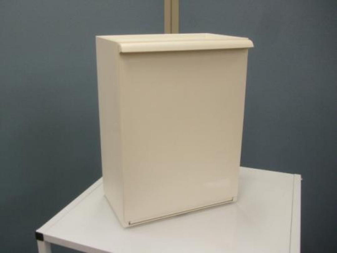 イケア（IKEA）製　ダストボックス　
                                    中古
            