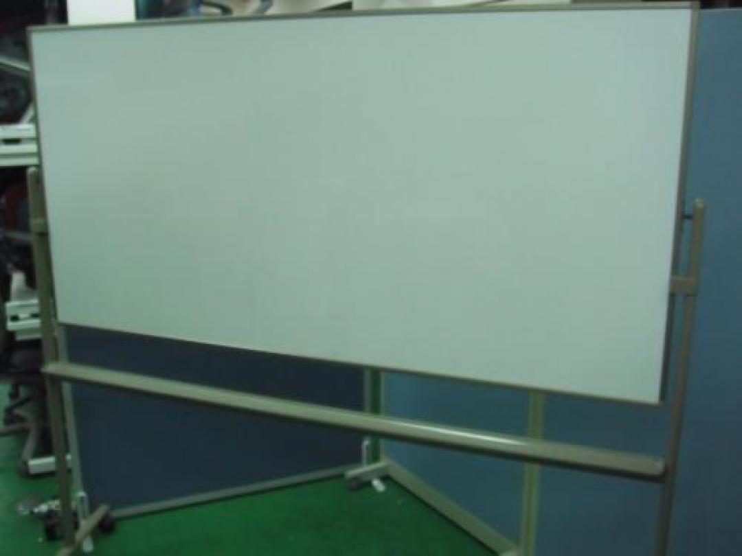 ■ホワイトボード両面脚付き■W1800タイプ■状態：比較的良い
                                    中古
            