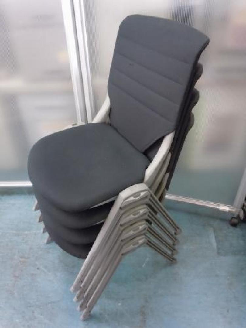 カイノススタッキングチェアセット　■　PLUS製　■　会議にとどまらず、ゲスト用に、サブチェアにお勧め！！【会議チェア】
                                    中古
            