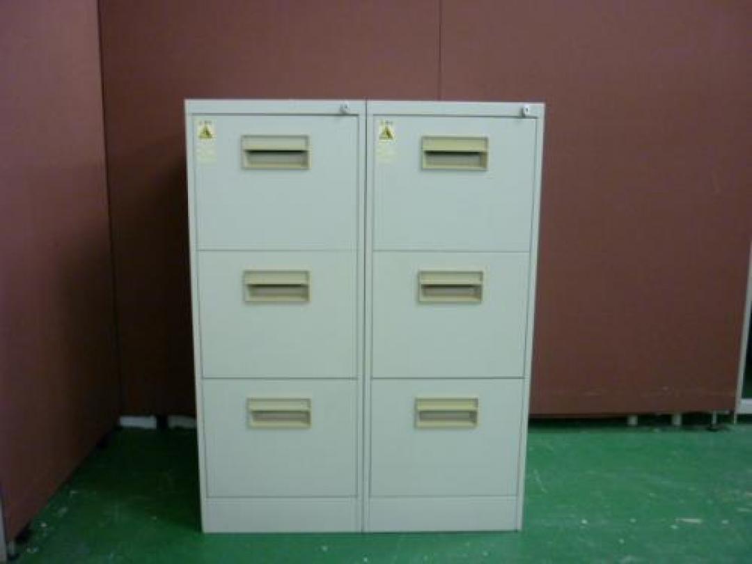 A4ファイルキャビネット2台セット
                                    中古
            