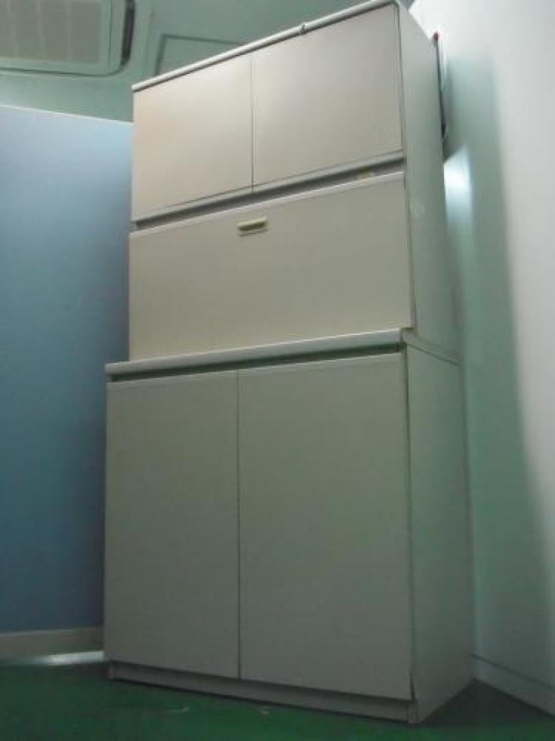 【キッチンキャビネット】コクヨ製■食器やポットを収納することができます！■配線コード付き
                                    中古
            