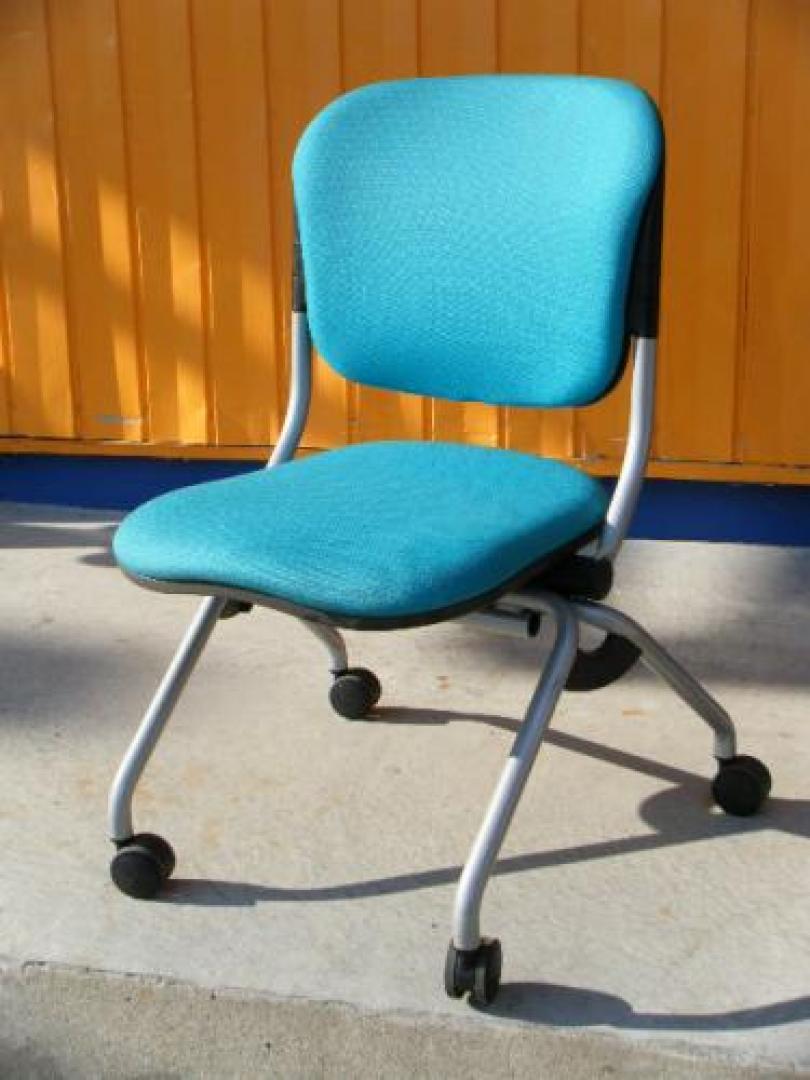 【ラスト1脚】ネスティングチェア
                                    中古
            