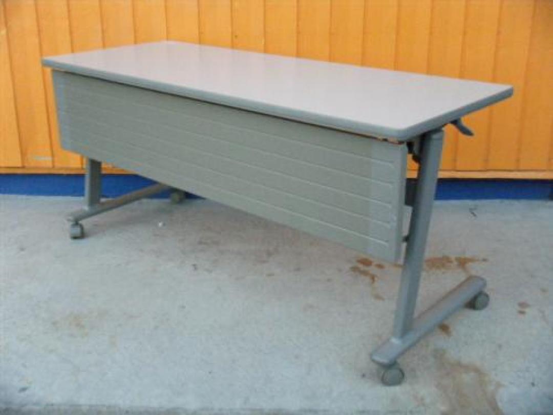 ラスト１台　ショット小さめサイドスタックテーブル！
                                    中古
            