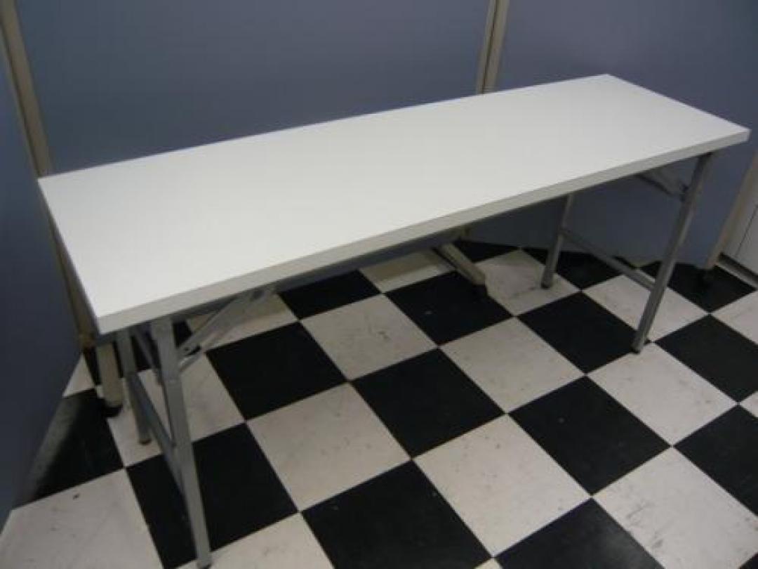 ■状態良好■Ｗ1500の折りたたみテーブルが入荷。1台限りです。
                                    中古
            
