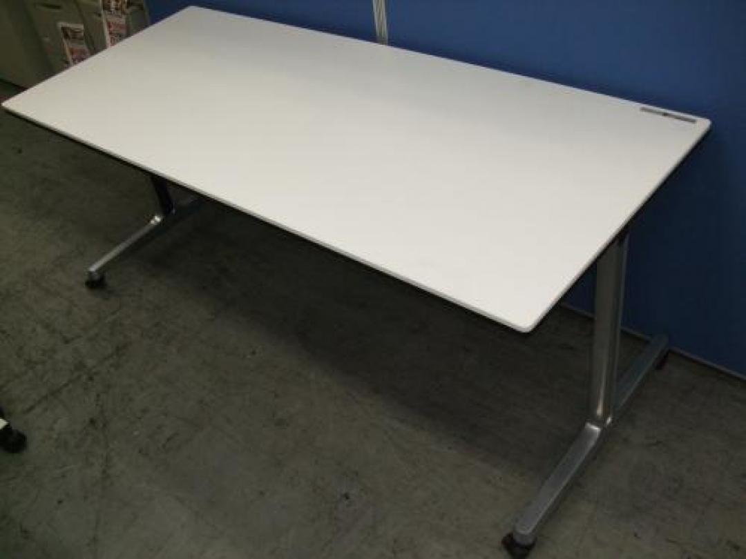 ☆状態良好☆　オカムラ製　【インターアクト　プロシリーズ】　スタッキングテーブル
                                    中古
            