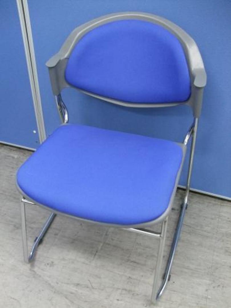 【重ねて収納　比較的軽めのスタックチェア】会議室、テーブル用チェアに最適【会議チェア】
                                    中古
            