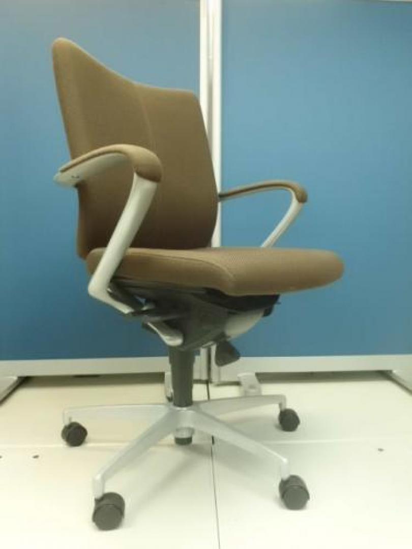 イトーキ　プレクサスチェア　ハイバック　肘付　本革　オフィスチェア　美品 2025年最新】Yahoo!オークション -イトーキ プレクサスの中古品