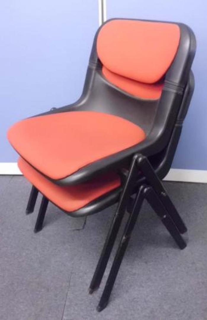 【￥９９９　２点セット商品シリーズ】スタッキングチェア2脚セット　■レッド×ブラック 便【セット商品】【会議チェア】
                                    中古
            