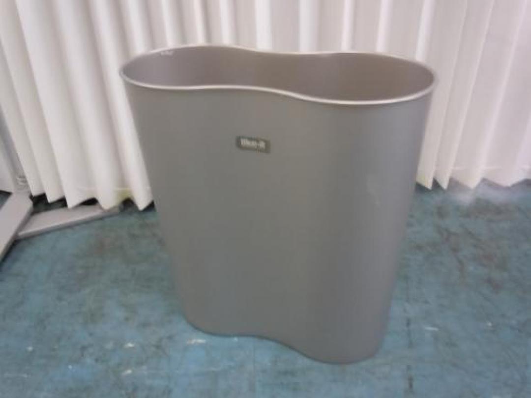 ごみ箱　■　小物入れにもどうぞ
                                    中古
            