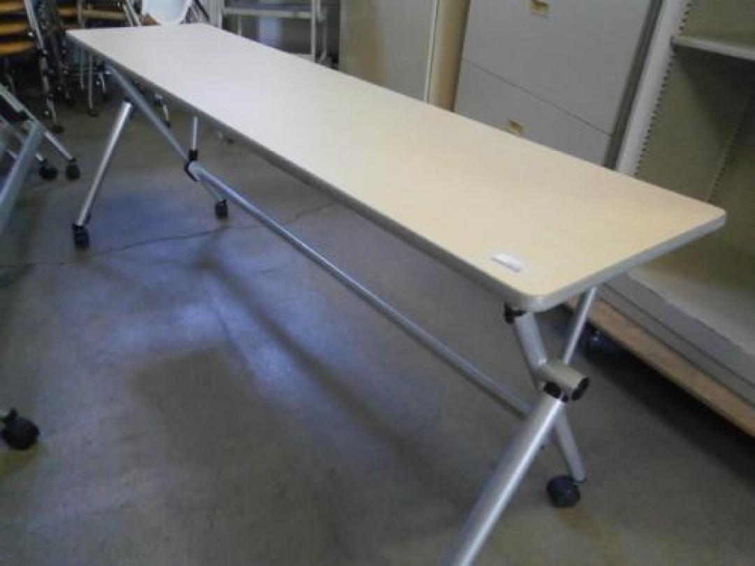 【ぞくぞく】イトーキ【スタックテーブル】2台セット【セット商品】
                                    中古
            