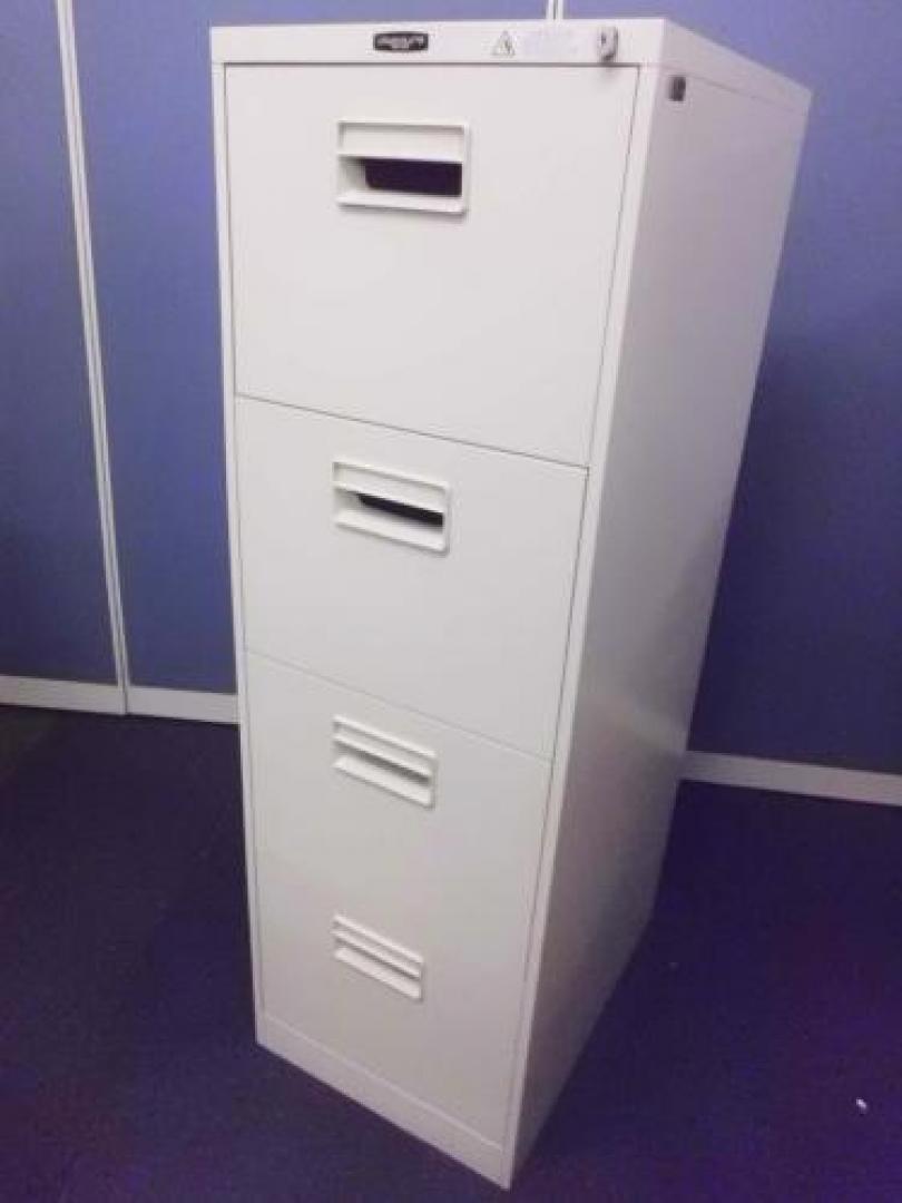 【B4ファイル対応】okamura製　4段ファイリングキャビネット　 ☆鍵付き☆
                                    中古
            