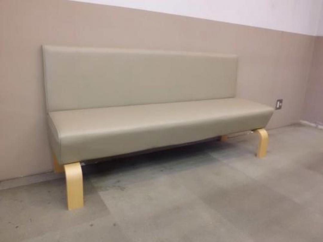 【イトーキ製・ロビーチェア】3人掛け可能！整骨院や、ラウンジに1台いかがですか？
                                    中古
            