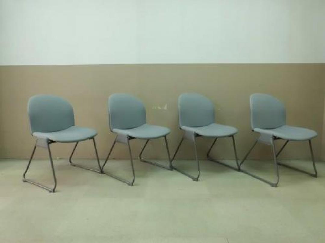 【コクヨ製・スタッキングチェア・4脚セット】セット商品の方が、お得！！【会議チェア】
                                    中古
            